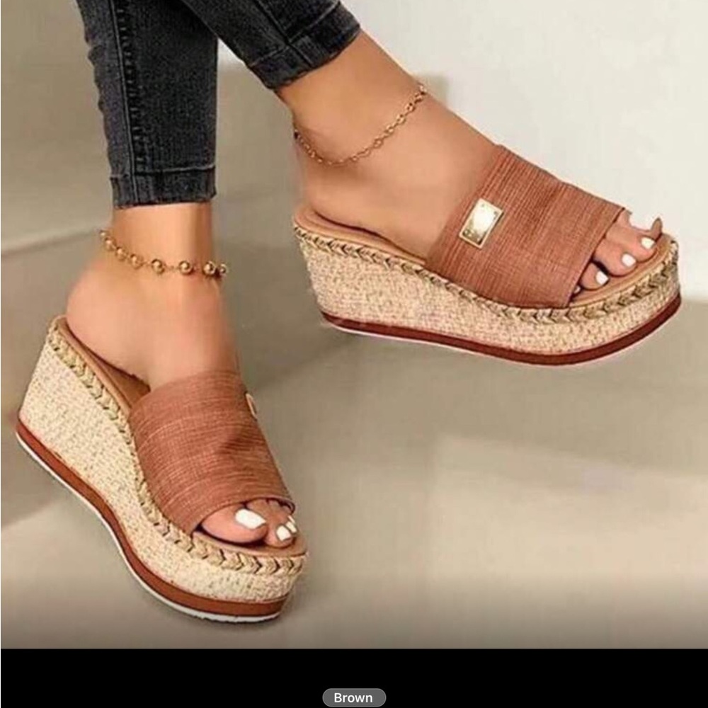 Chic Brown Wedge Sandals